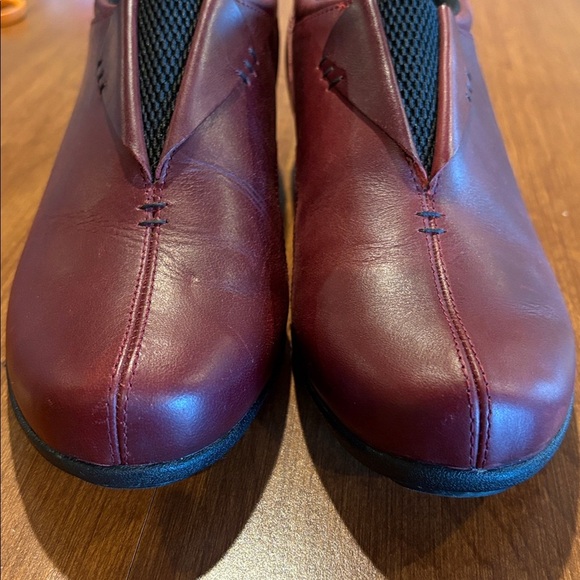Drew Harper women’s shoes maroon color size 10 medium. - Picture 12 of 12